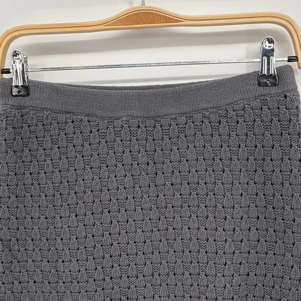 🌎 Athleta Dark Gray cotton Crochet Pencil Skirt